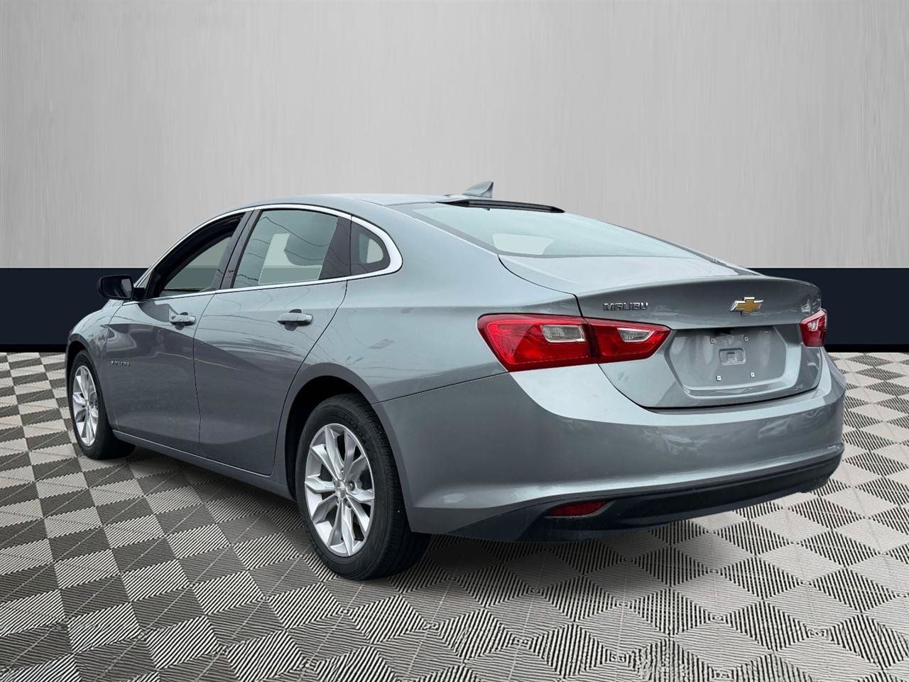 Used 2023 Chevrolet Malibu LT FWD image 6