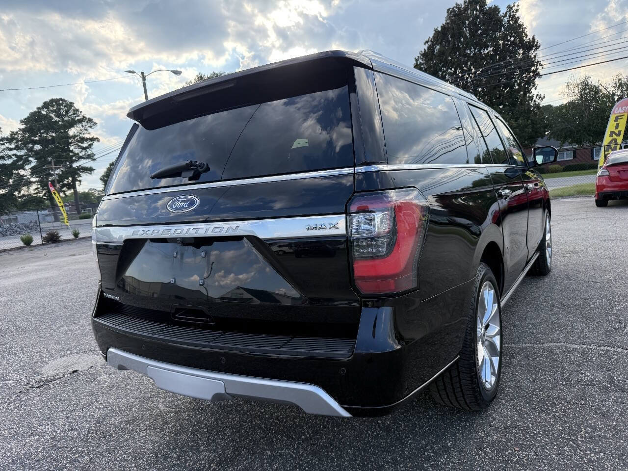 Used 2018 Ford Expedition Max Platinum RWD image 11