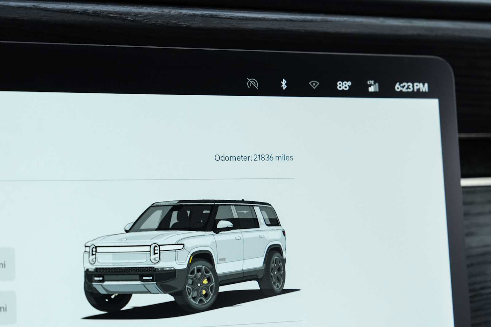 Used 2023 Rivian R1S Adventure Quad AWD/4WD image 52