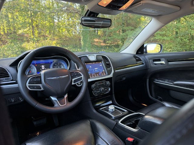 Used 2023 Chrysler 300 Touring L w/ Popular Equipment Group RWD image 22