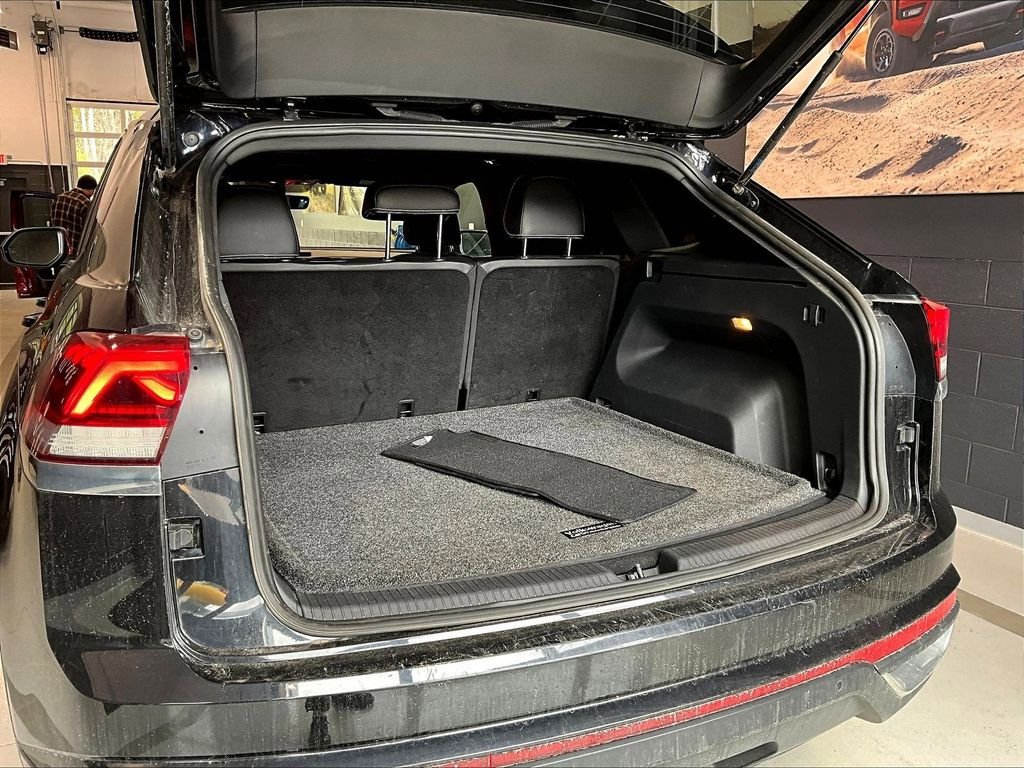 Used 2022 Volkswagen Atlas Cross Sport SE image 21
