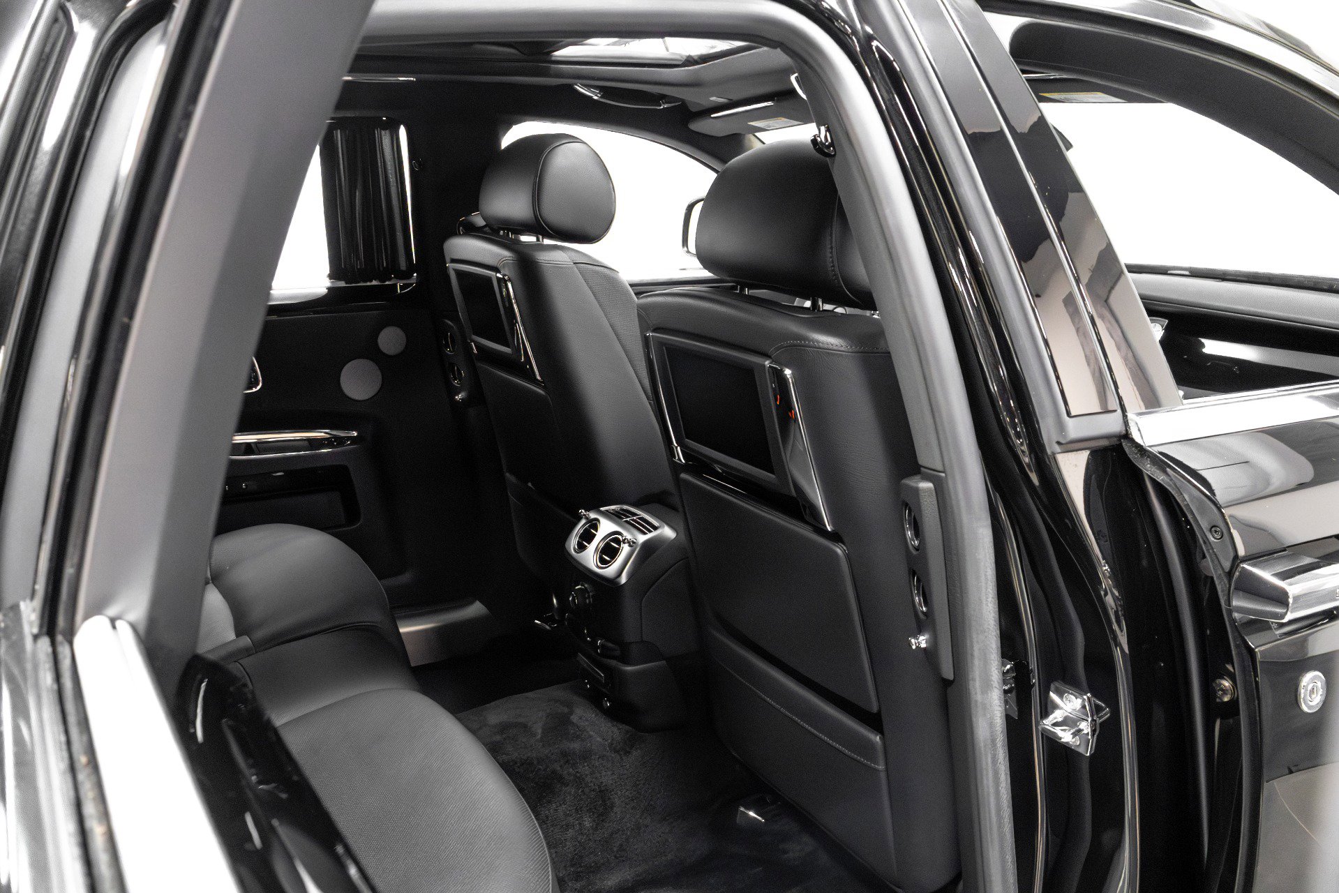 Used 2011 Rolls-Royce Ghost image 69