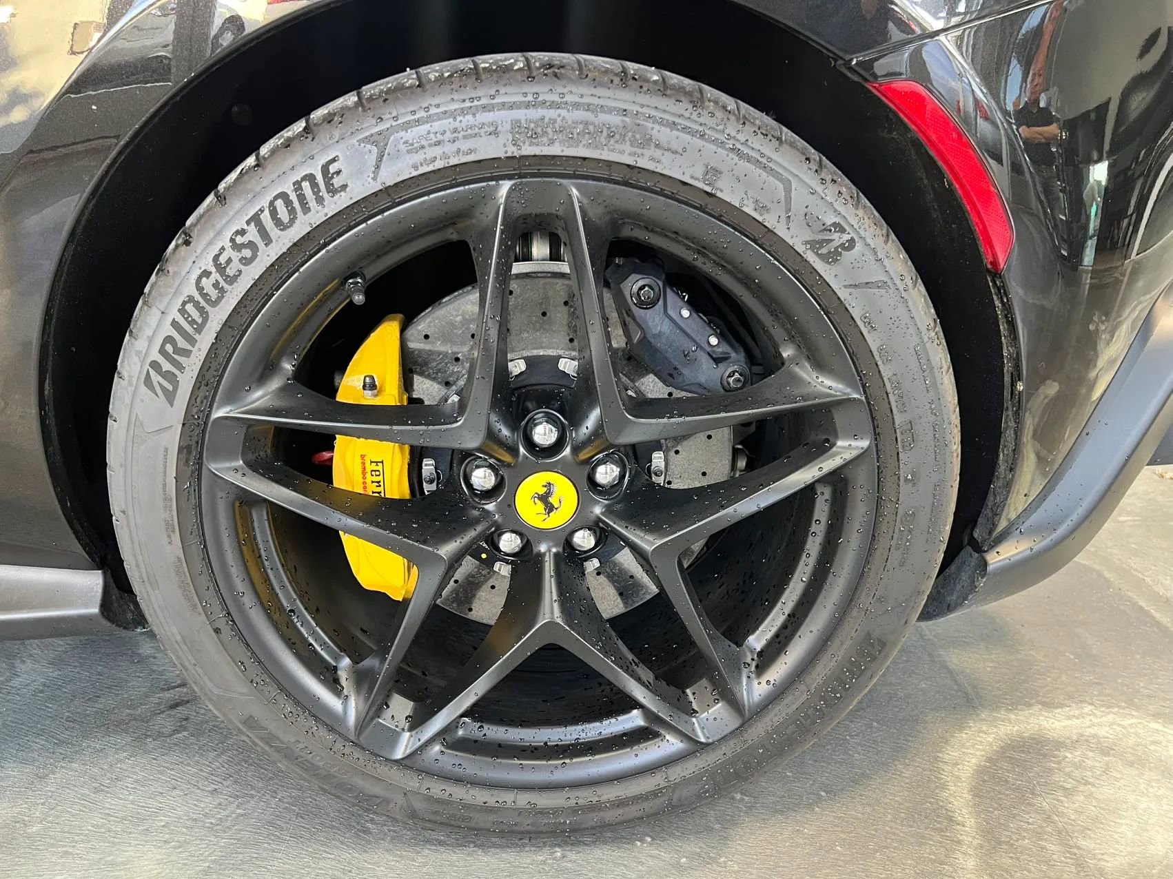 Used 2023 Ferrari Roma RWD image 31