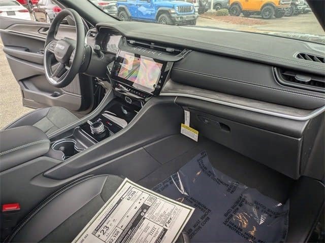 New 2026 Jeep Grand Cherokee Altitude AWD/4WD image 25