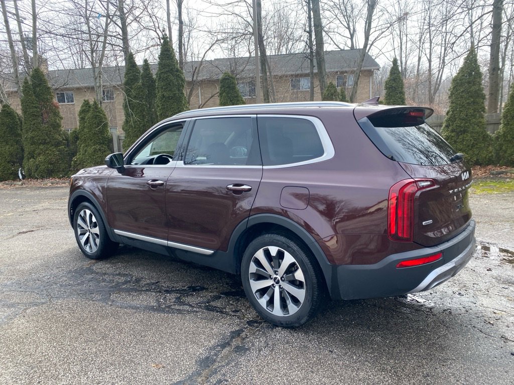 Used 2022 Kia Telluride S image 3
