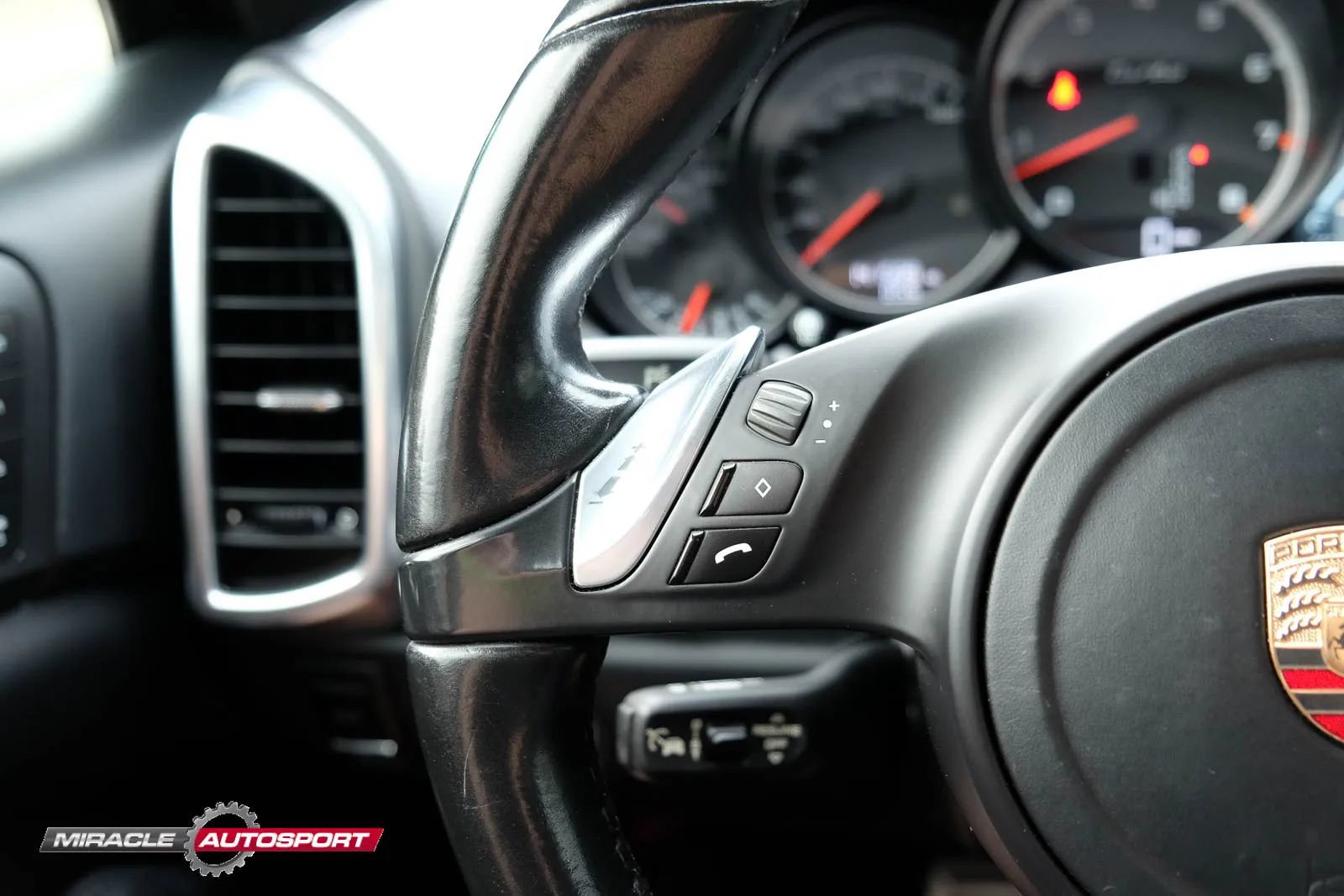 Used 2014 Porsche Cayenne Turbo AWD/4WD image 40
