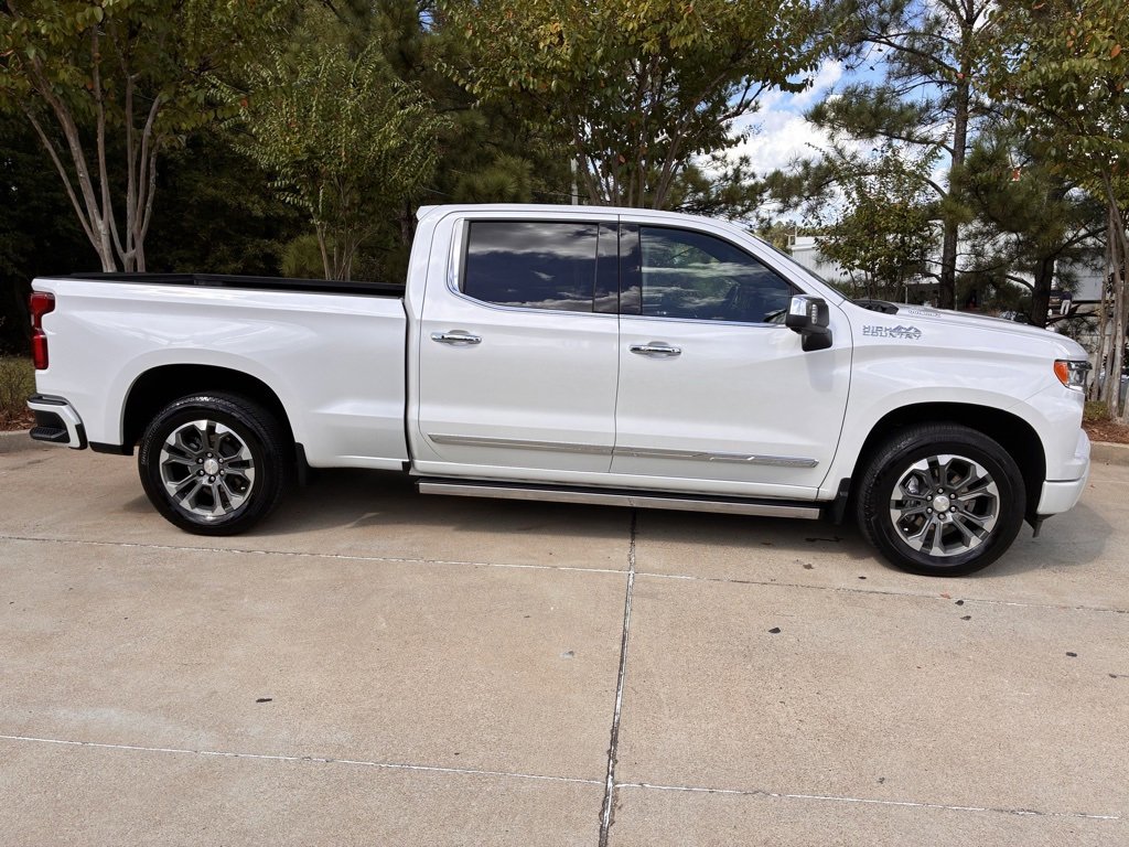 Used 2023 Chevrolet Silverado 1500 High Country w/ Technology Package image 7