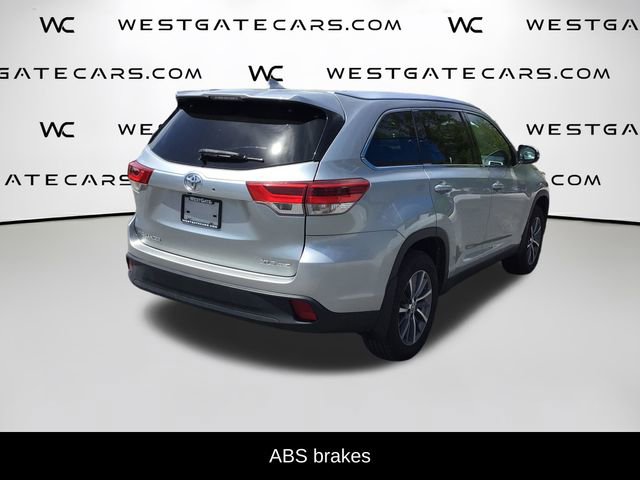 Used 2019 Toyota Highlander XLE AWD/4WD image 10