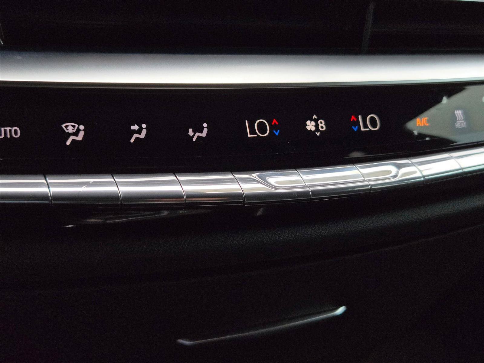 New 2026 Cadillac Lyriq Premium Sport w/ LPO, Floor Liner Package AWD/4WD image 22