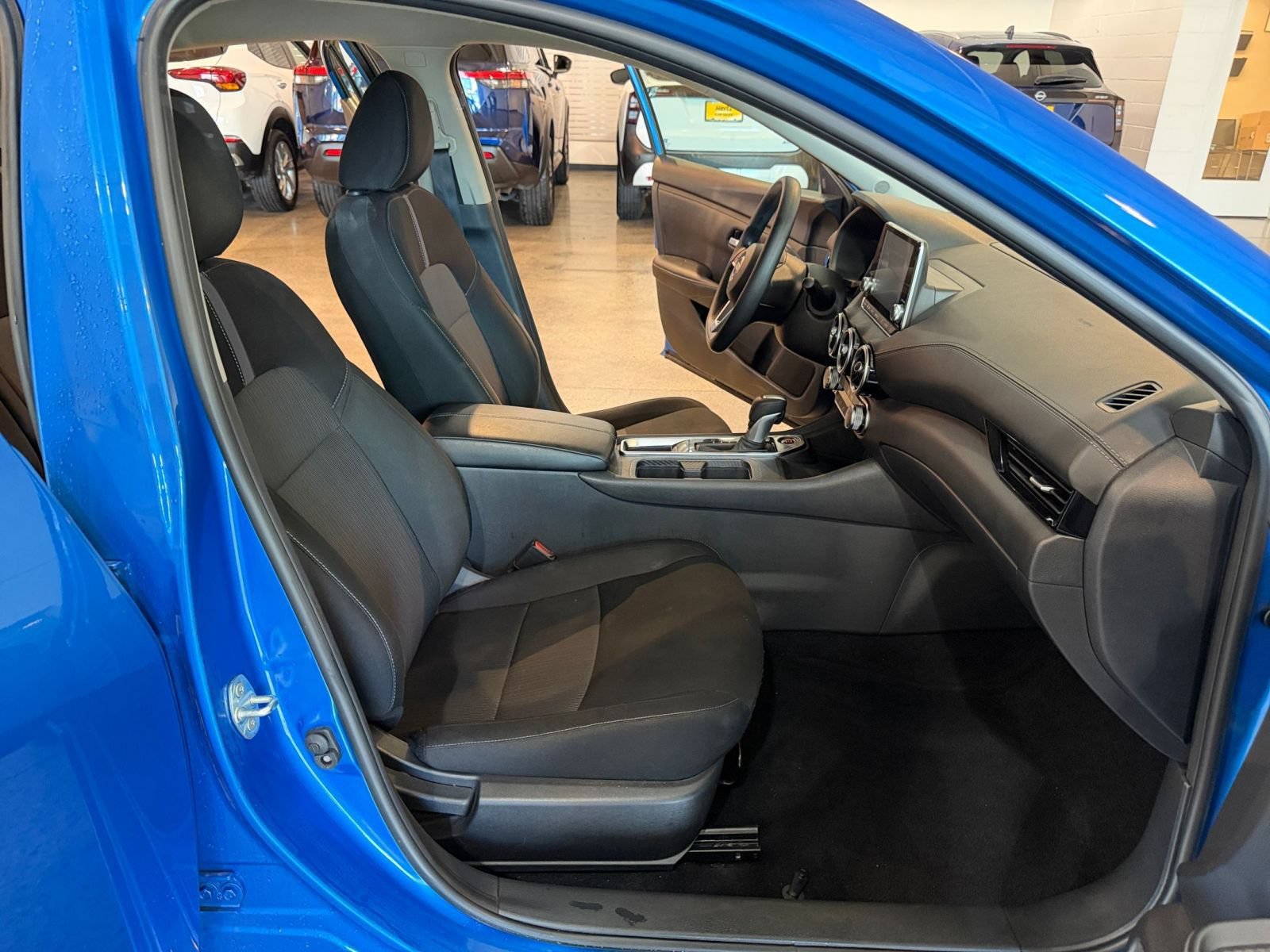 Used 2025 Nissan Sentra SV FWD image 30