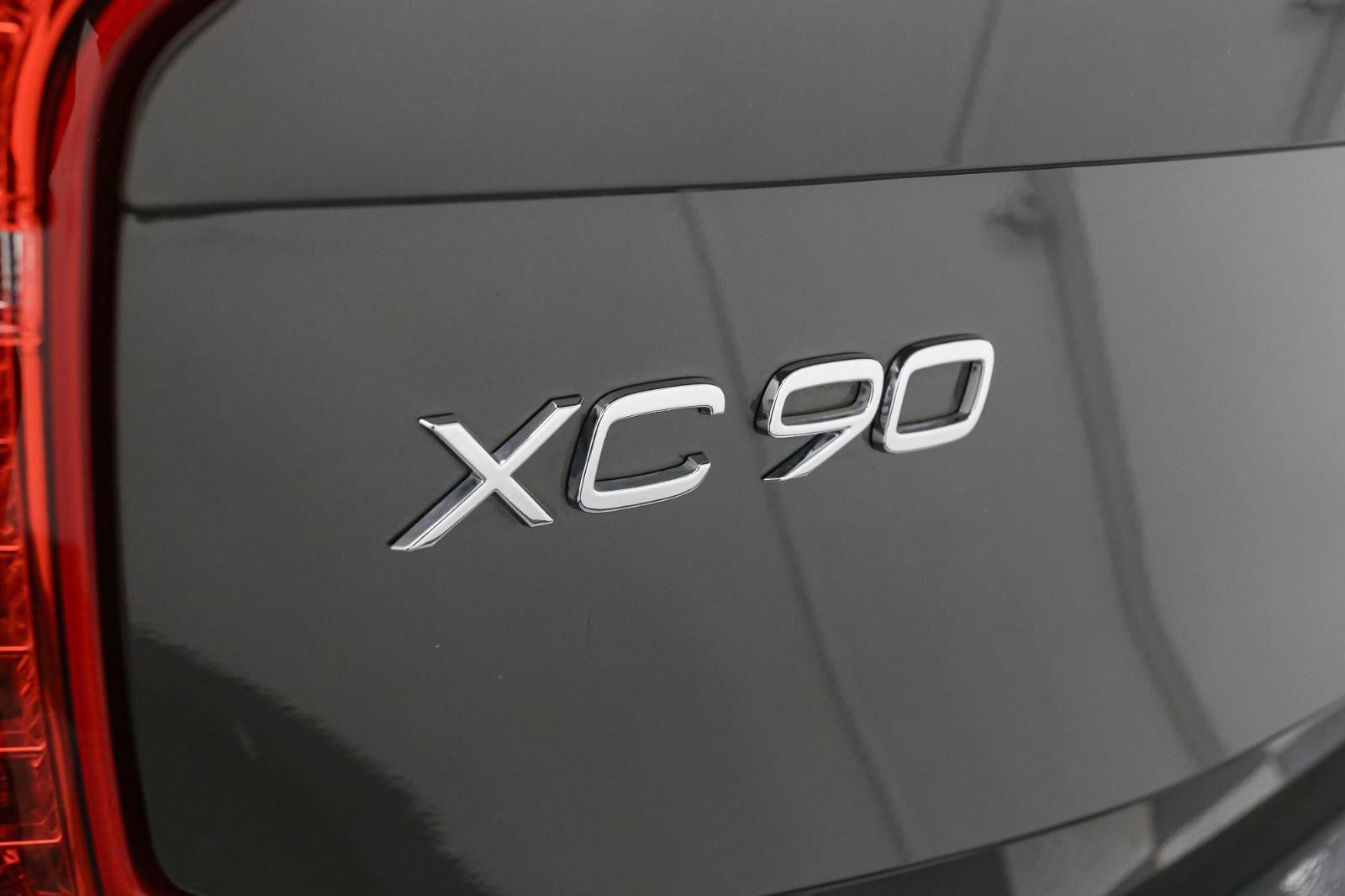 Used 2024 Volvo XC90 B5 Core w/ Climate Package image 10