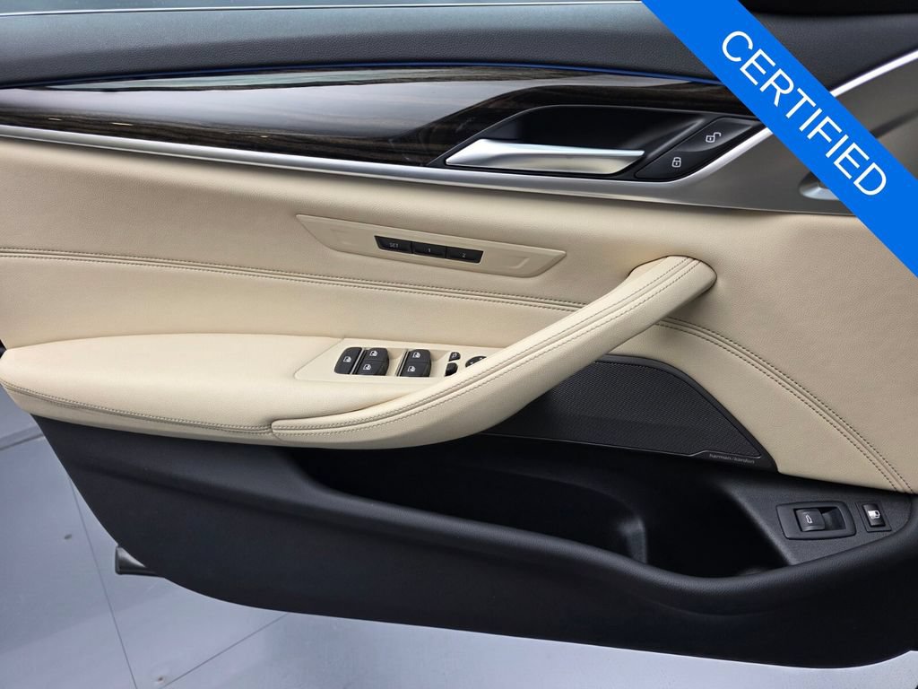 Used 2023 BMW 530e w/ Premium Package RWD image 26