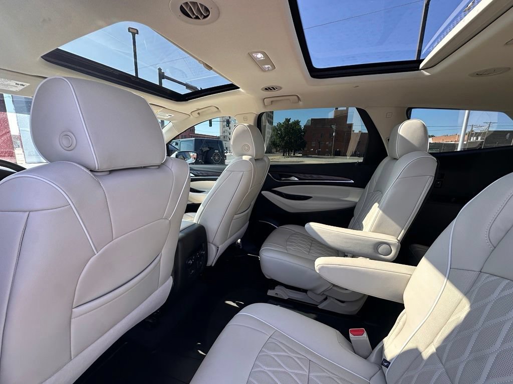Used 2023 Buick Enclave Avenir w/ Avenir Technology Package FWD image 17