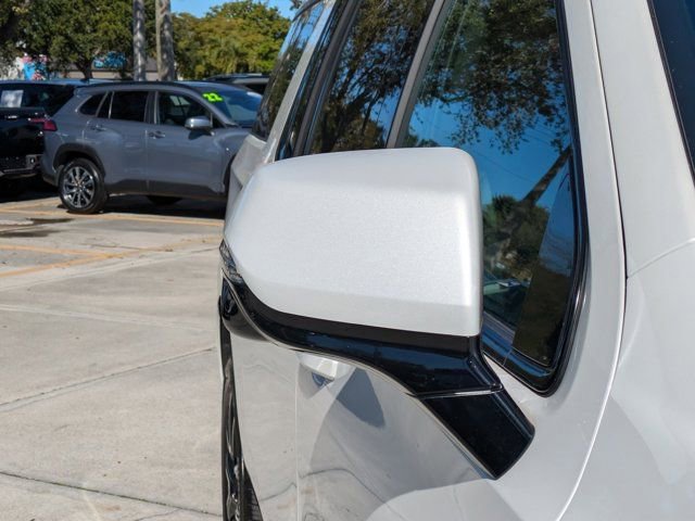 Used 2023 Chevrolet Suburban RST w/ Luxury Package image 10