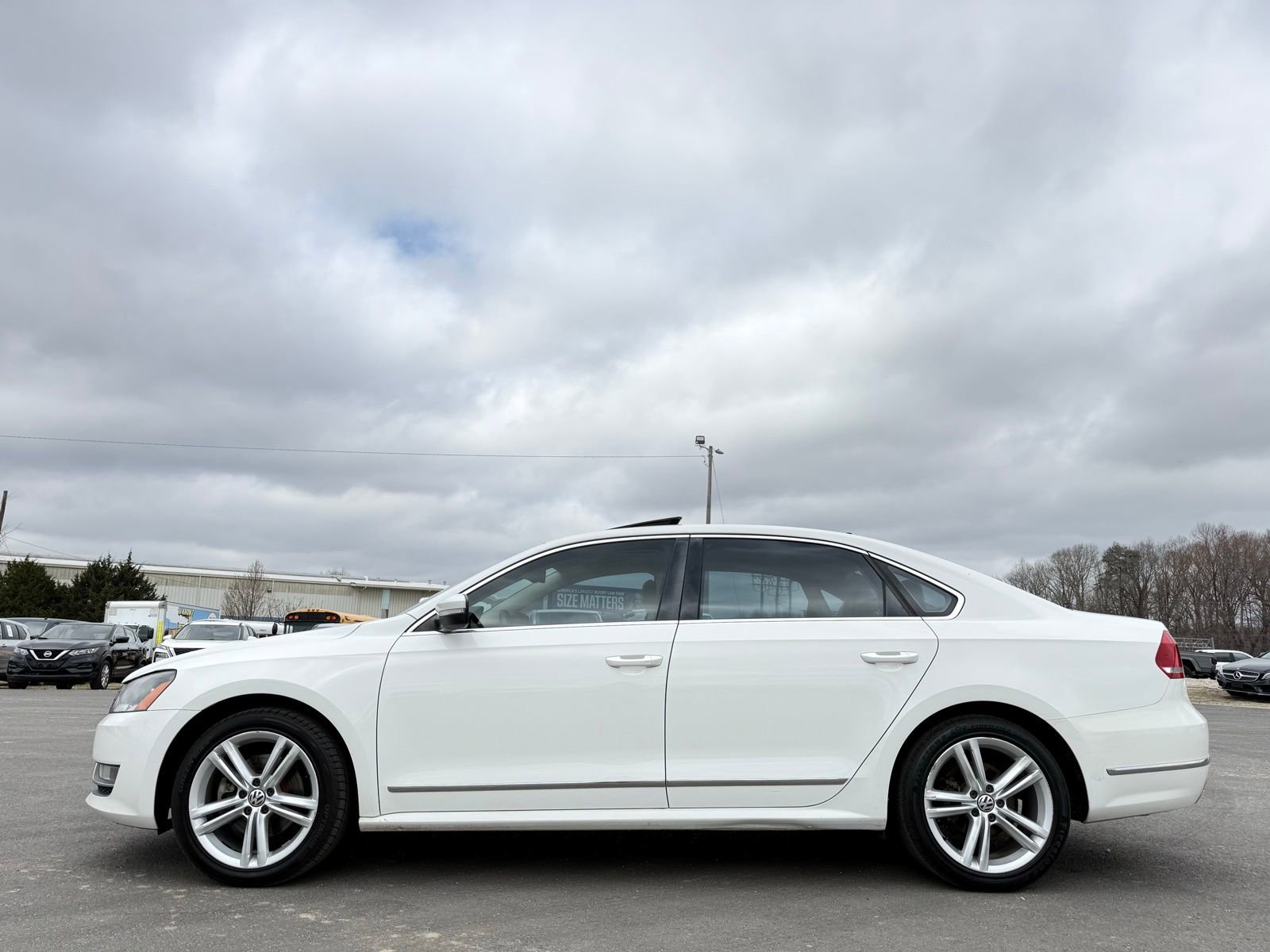 Used 2014 Volkswagen Passat 1.8T SEL Premium image 13