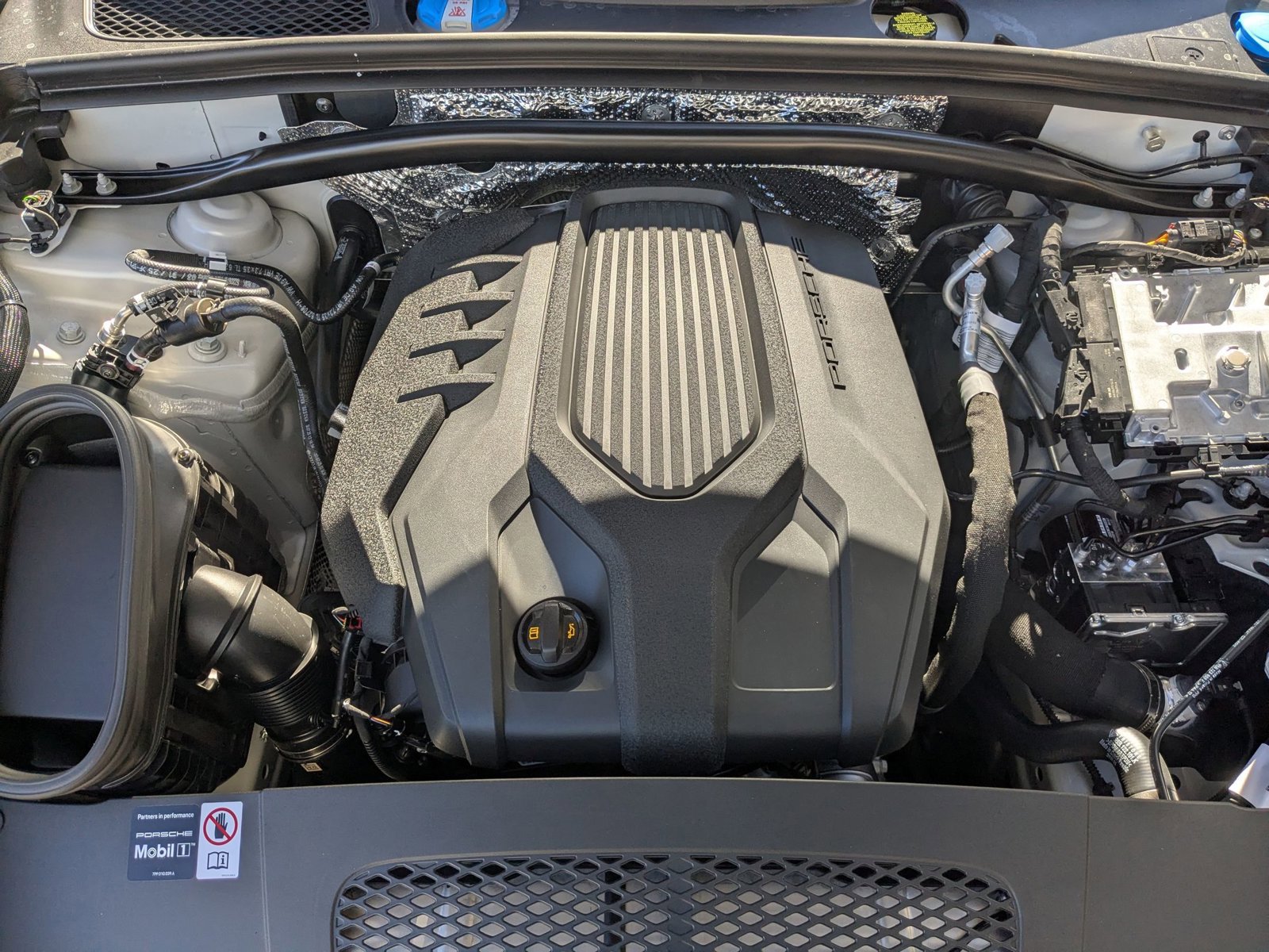 New 2026 Porsche Macan Turbo image 29