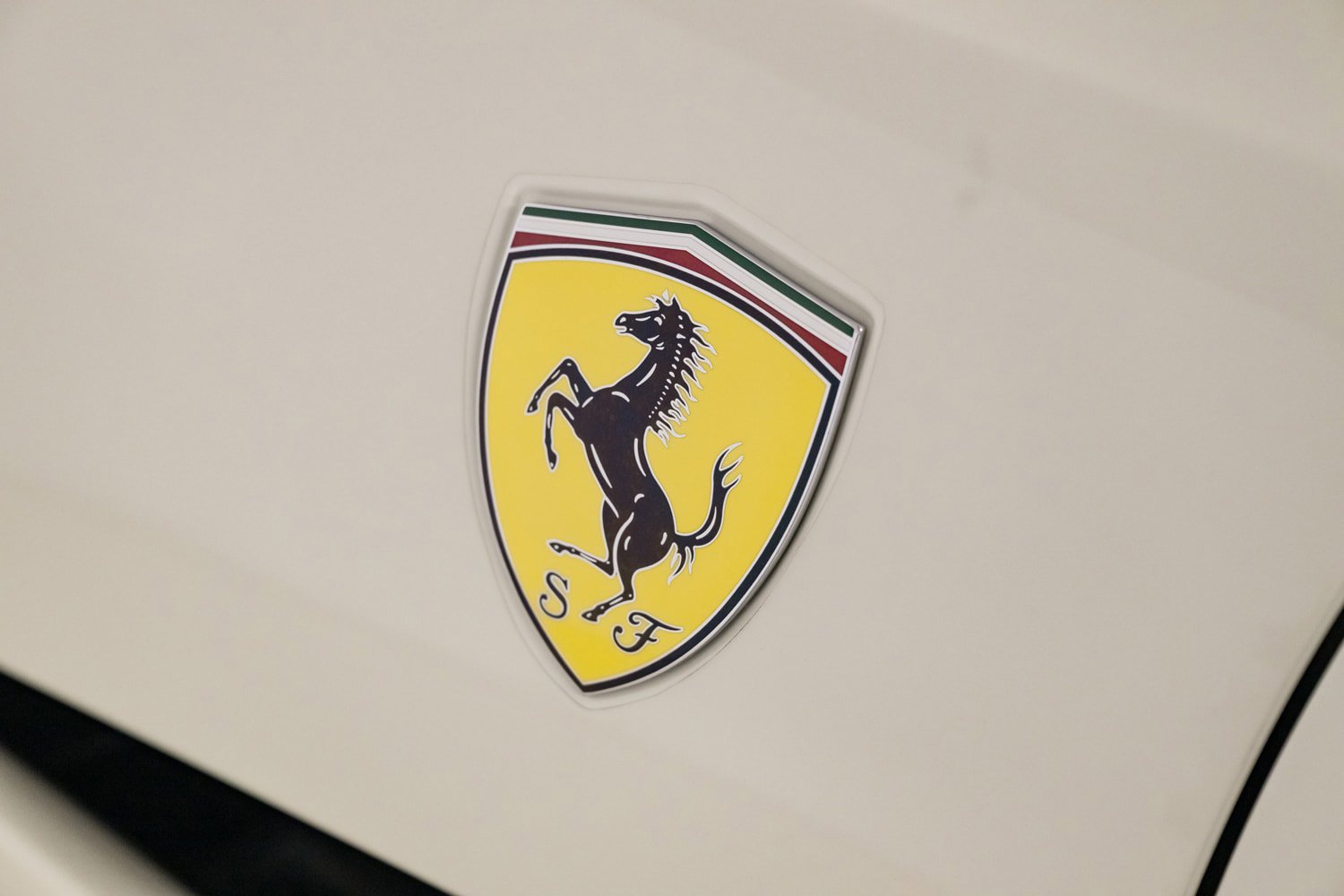 Used 2019 Ferrari Portofino RWD image 29