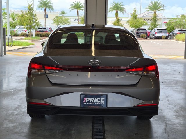 Used 2023 Hyundai Elantra SEL FWD image 7