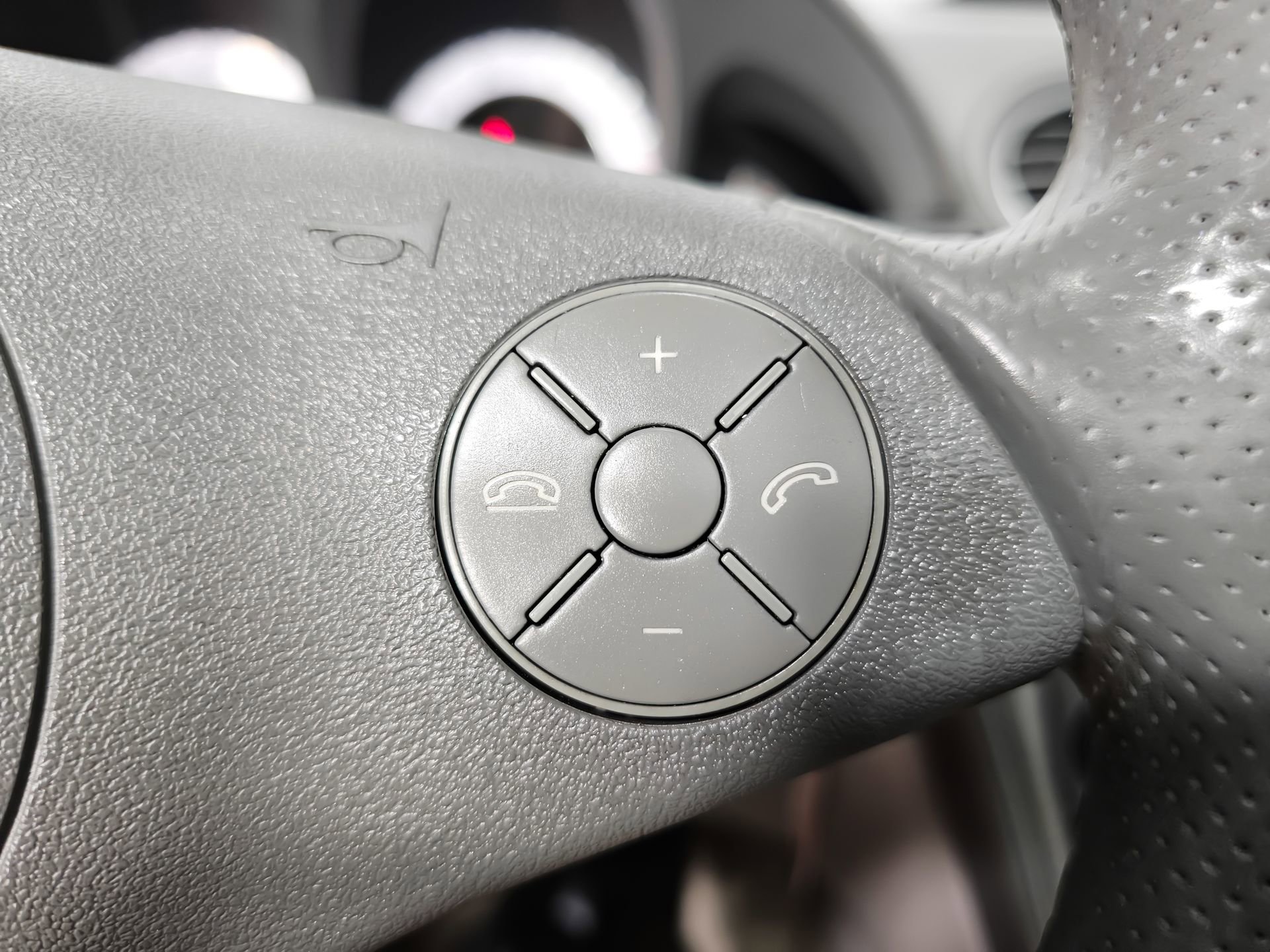 Used 2012 Mercedes-Benz SL 550 image 34