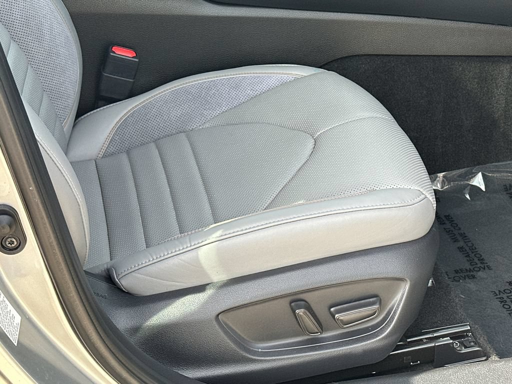 Used 2019 Toyota Avalon XSE w/ Carpet Mat Package FWD image 9