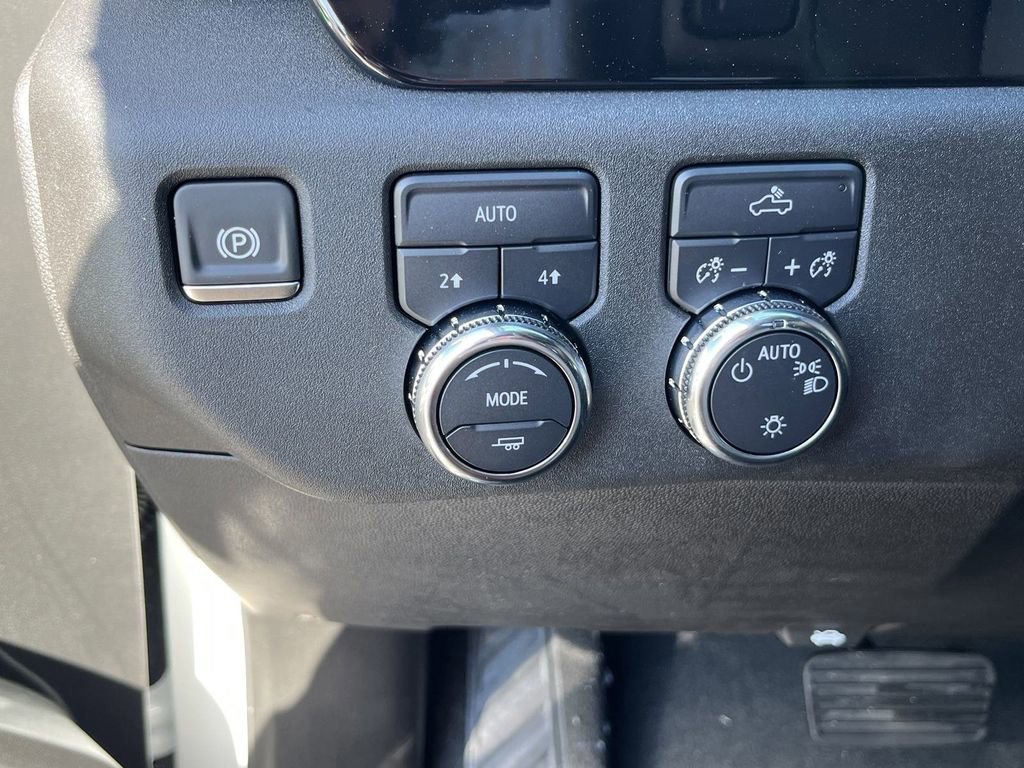 New 2025 GMC Sierra 1500 SLE image 17