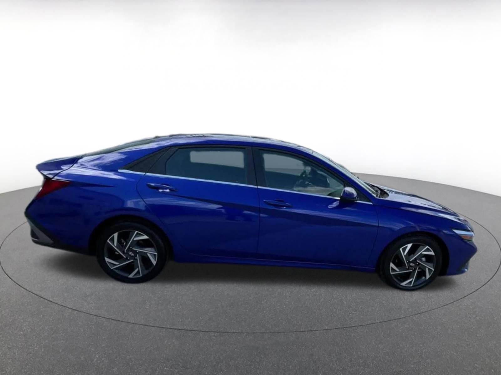 Used 2025 Hyundai Elantra SEL image 16