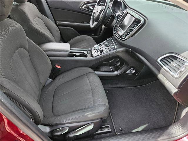 Used 2016 Chrysler 200 Limited w/ Convenience Group image 18