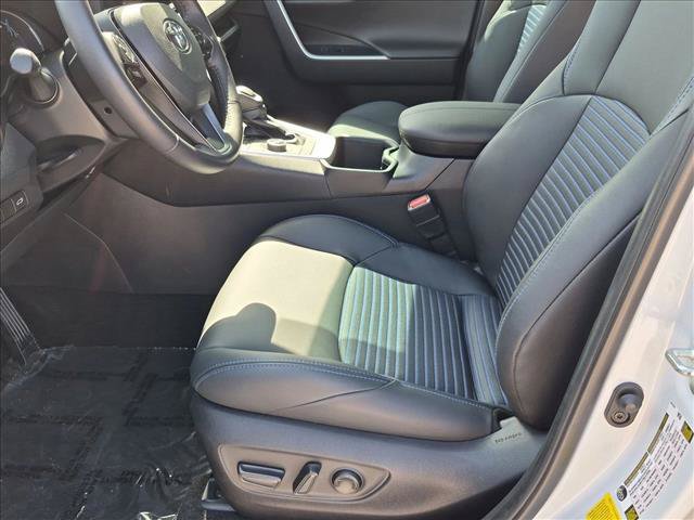 Used 2024 Toyota RAV4 XSE AWD/4WD image 15