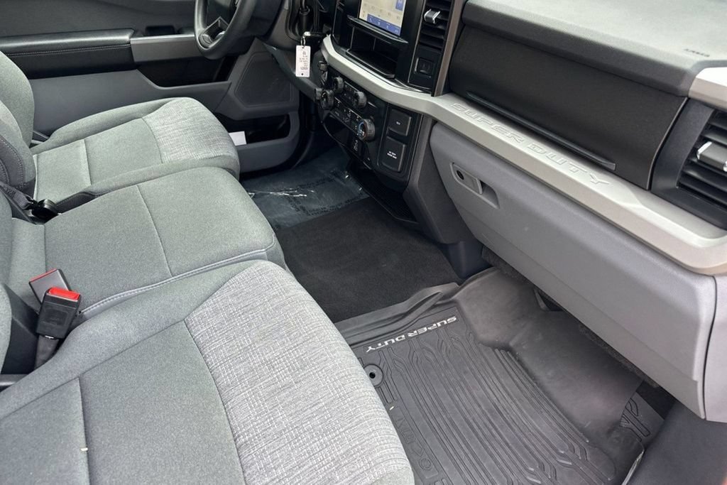 Used 2025 Ford F350 XLT w/ 360-Degree Camera Package AWD/4WD image 18