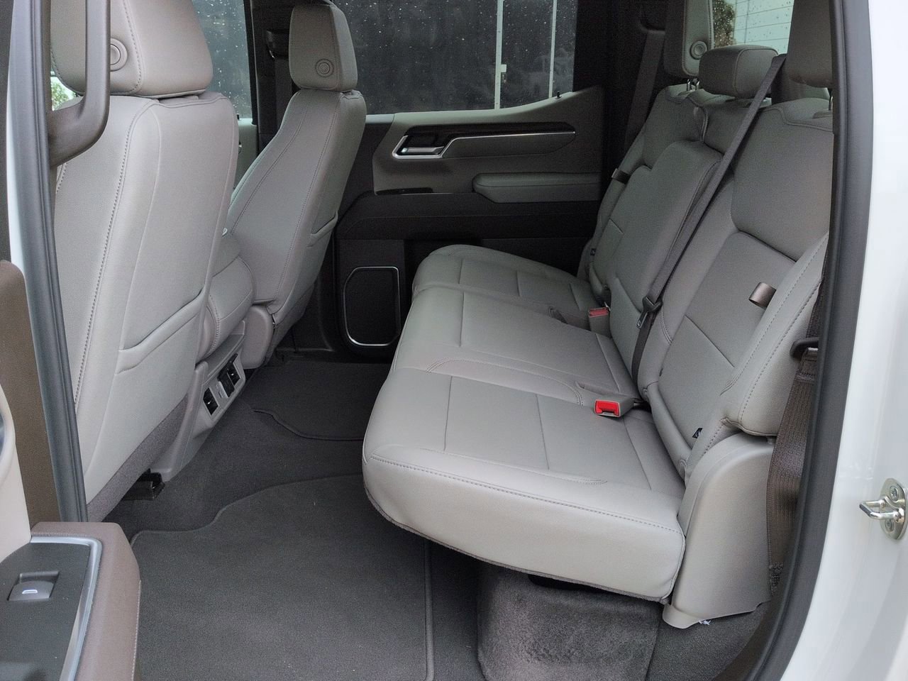 Certified 2026 GMC Sierra 1500 SLT image 22