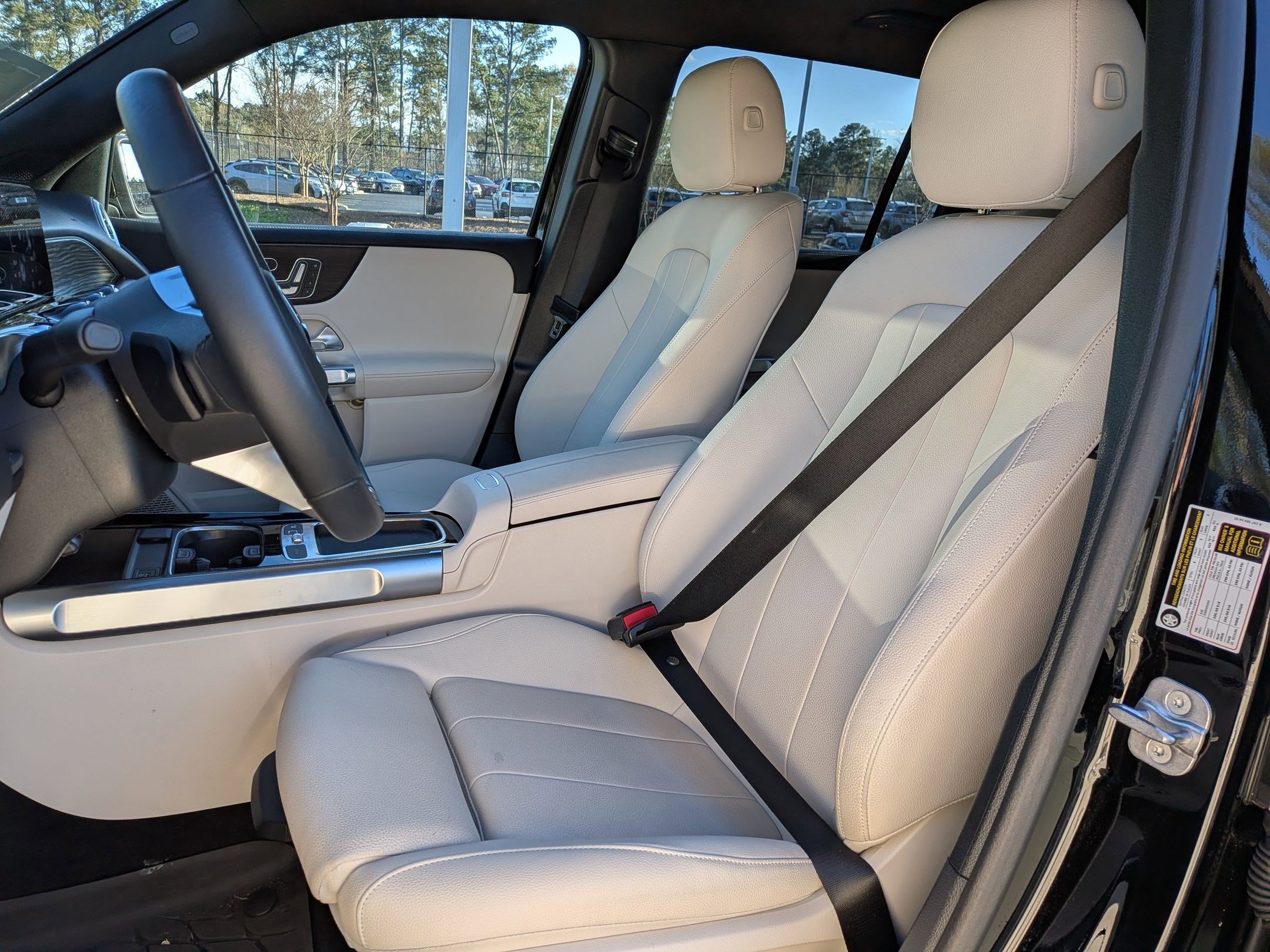 Used 2025 Mercedes-Benz GLB 250 250 image 13