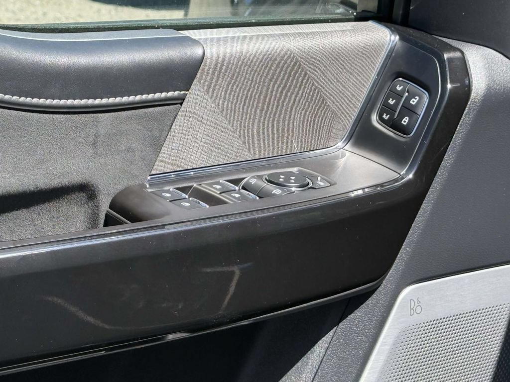 Used 2024 Ford F150 Lightning Platinum AWD/4WD image 23