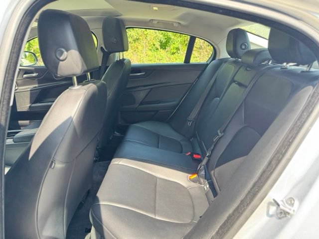 Used 2018 Jaguar XE Premium AWD/4WD image 13