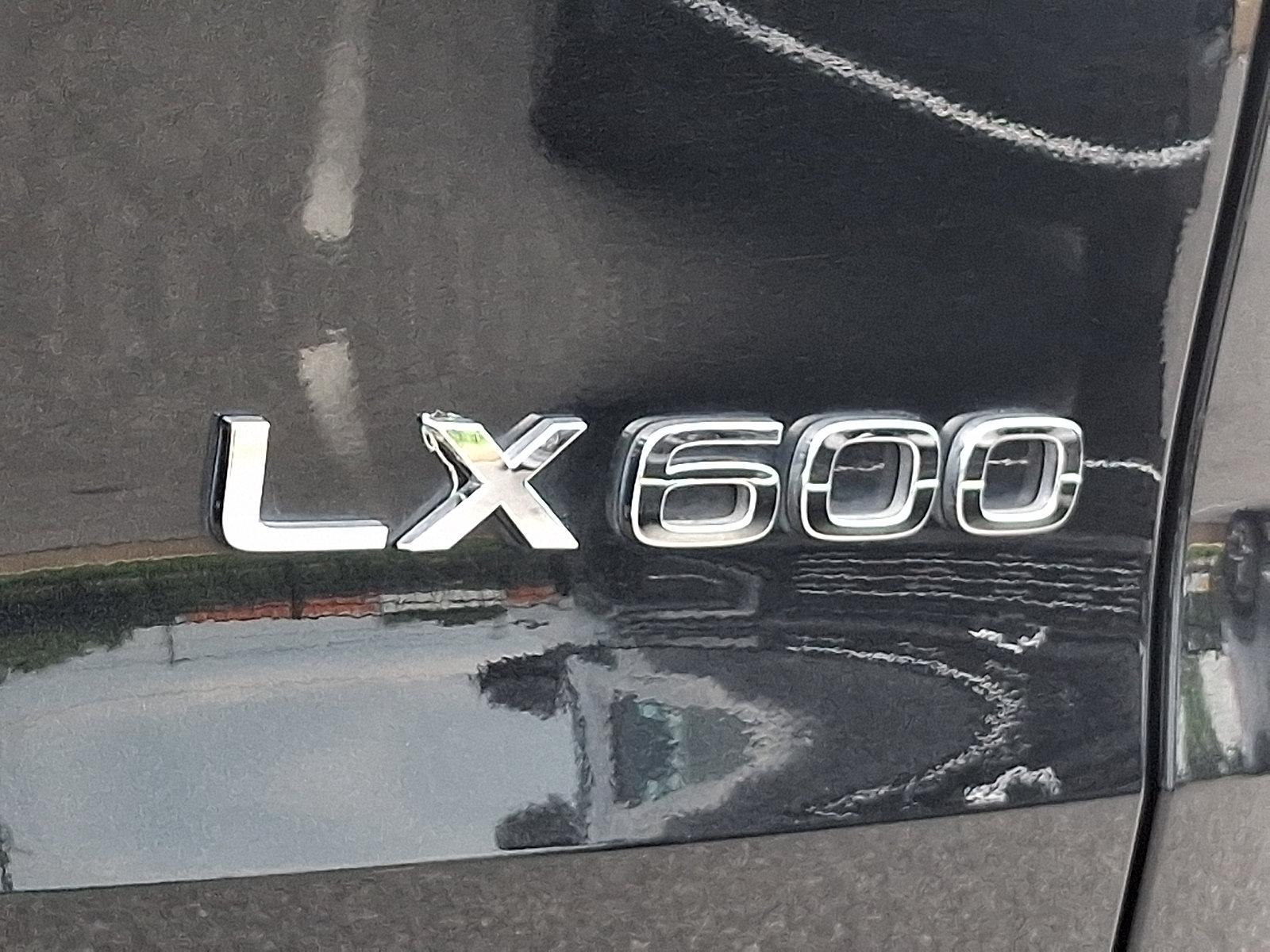 Used 2024 Lexus LX 600 4WD w/ Appearance Package image 32