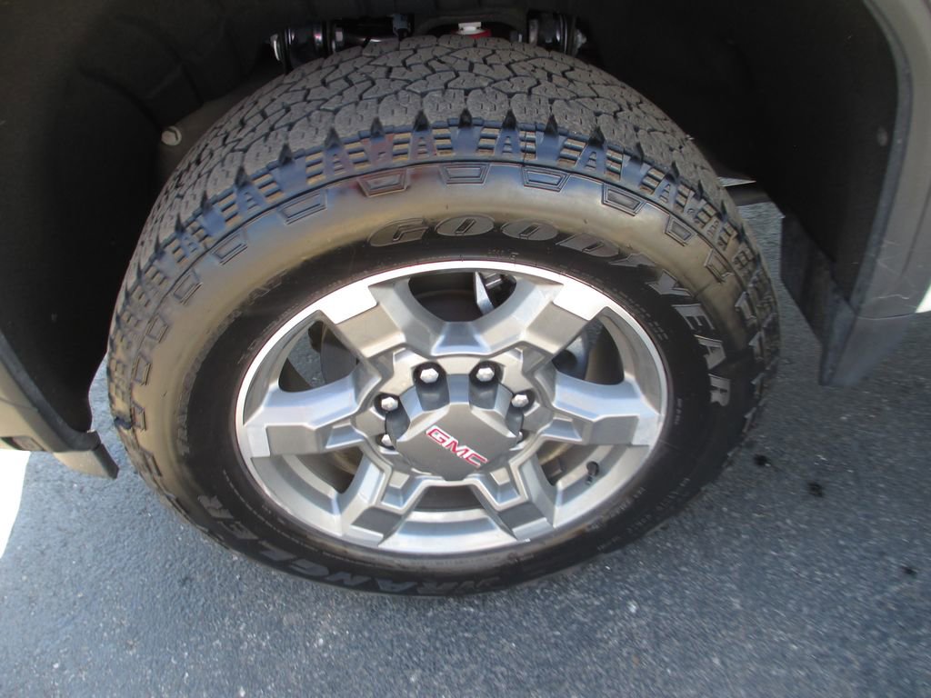 Used 2025 GMC Sierra 3500 SLT w/ SLT Premium Package image 17