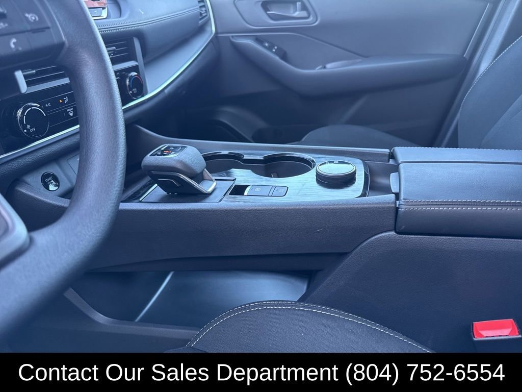Used 2025 Nissan Rogue S image 24