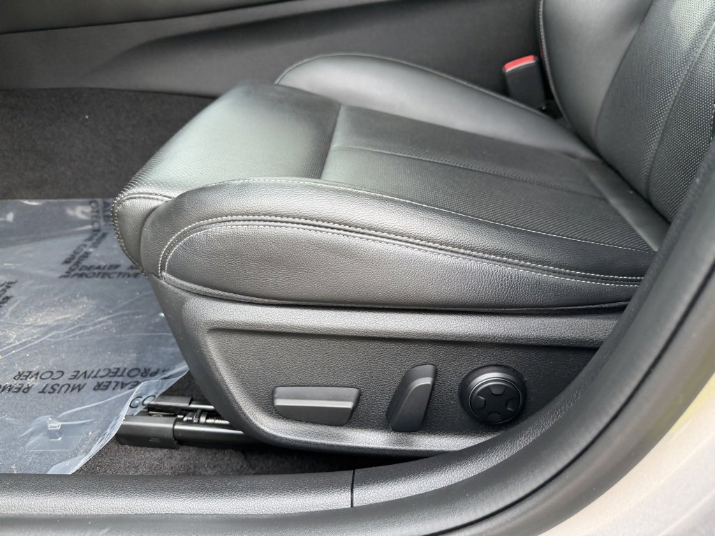 Used 2021 Genesis G70 2.0T image 17