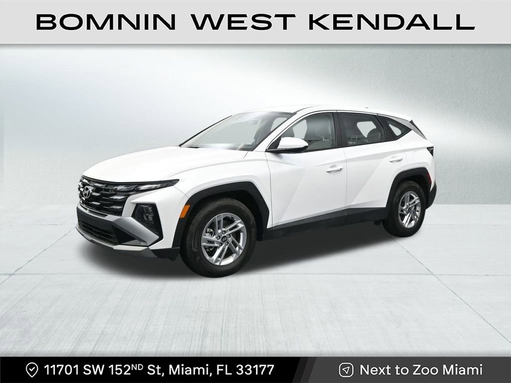 Used 2025 Hyundai Tucson SE image 1
