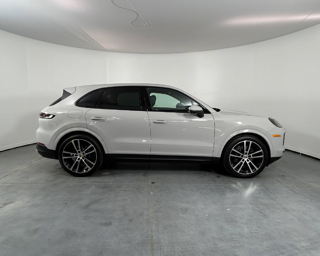 New 2026 Porsche Cayenne AWD/4WD image 8