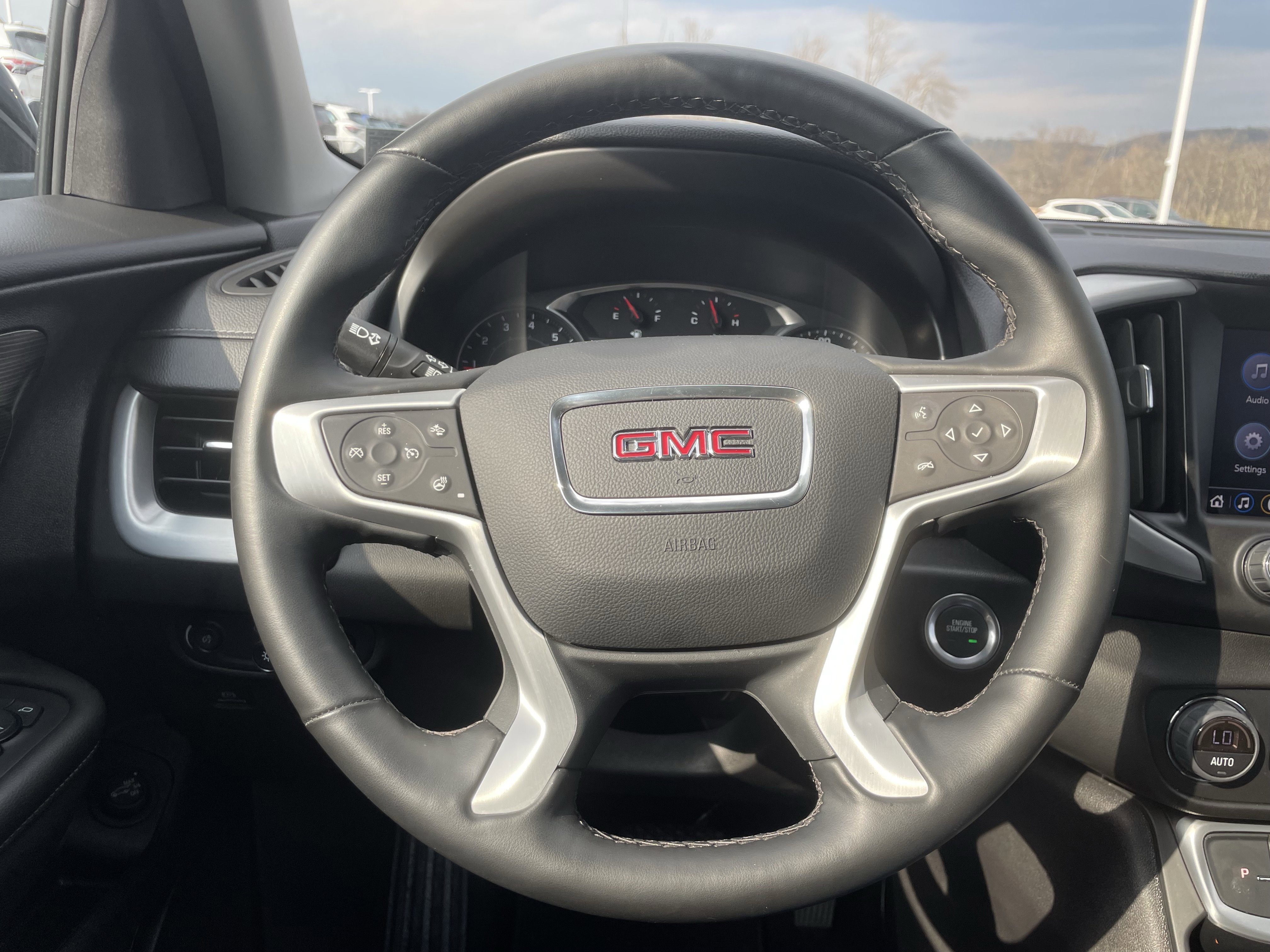 Used 2024 GMC Terrain SLT image 17