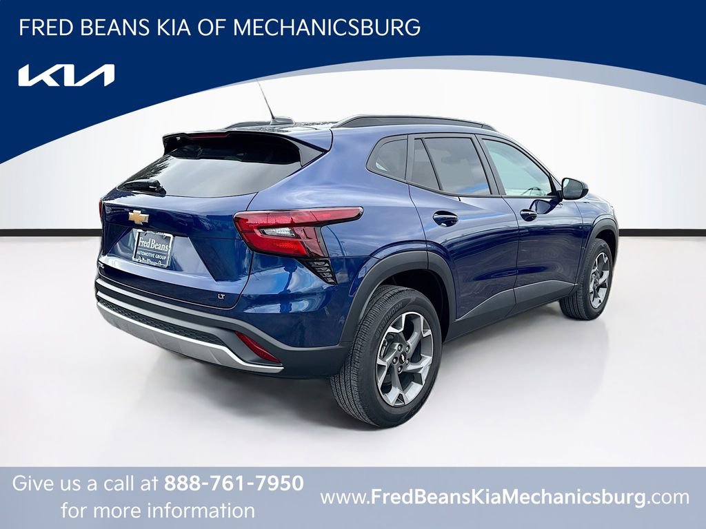 Used 2024 Chevrolet Trax LT w/ Driver Confidence Package image 7