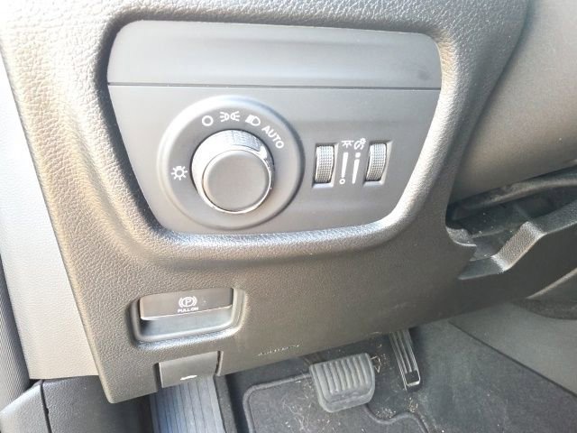 Used 2024 Jeep Grand Cherokee Laredo X w/ Luxury Tech Group I AWD/4WD image 16