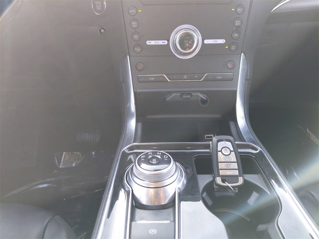 Used 2020 Ford Edge Titanium w/ Class II Trailer Tow Package image 11