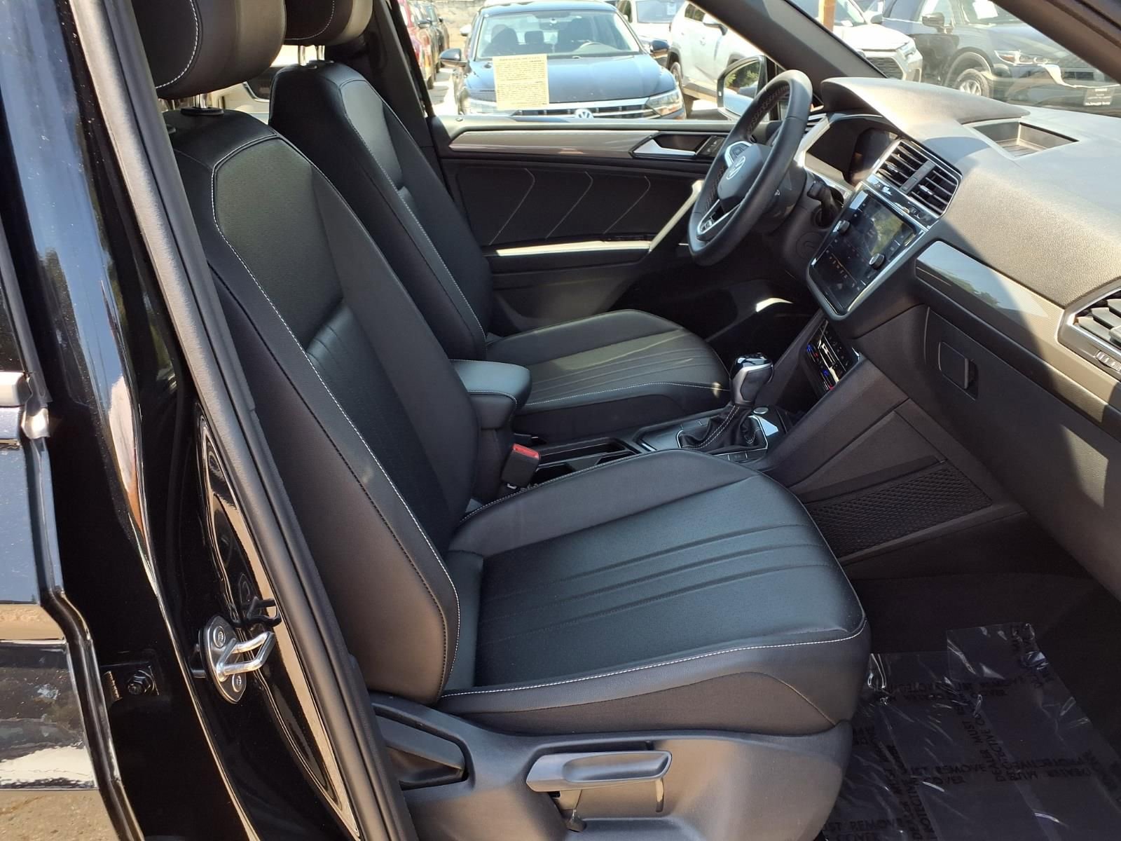 Certified 2023 Volkswagen Tiguan SE R-Line FWD image 25