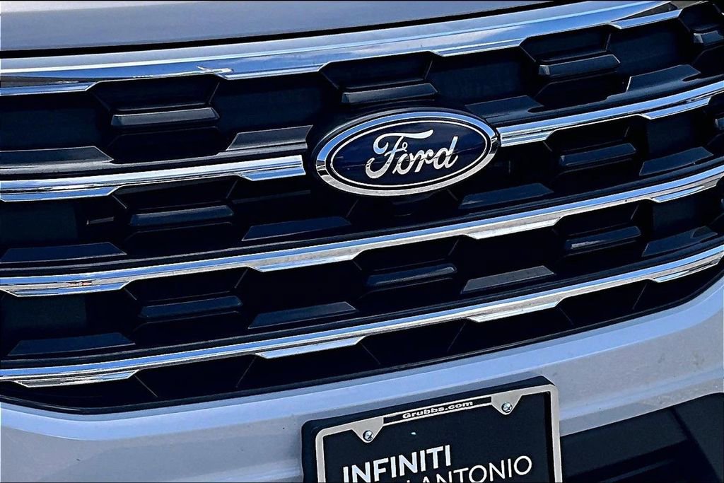 Used 2025 Ford Explorer Active image 41