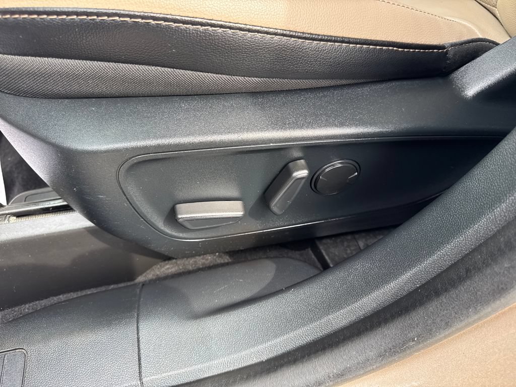 Used 2021 Ford Escape Titanium FWD image 19