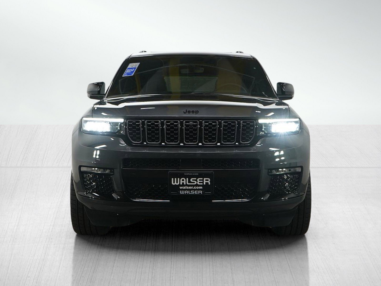 Used 2024 Jeep Grand Cherokee L Summit image 9