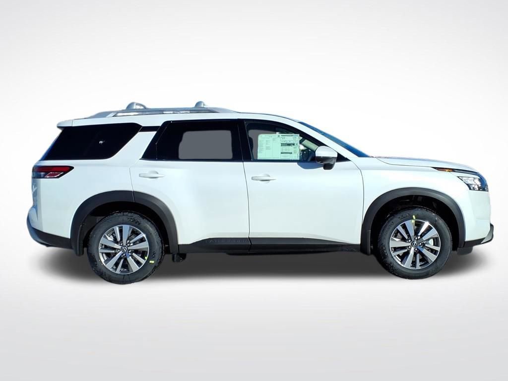 New 2025 Nissan Pathfinder SL image 8