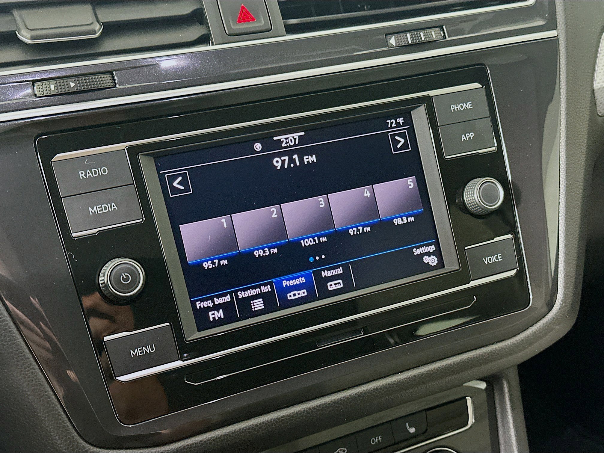 Used 2024 Volkswagen Tiguan S image 19