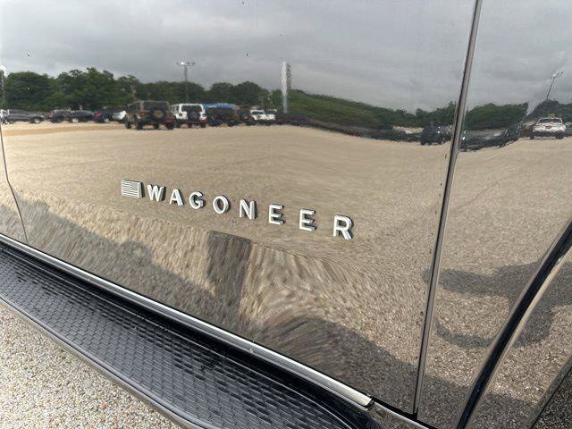 Certified 2024 Jeep Wagoneer Series II w/ Flexible Seating Group RWD image 56